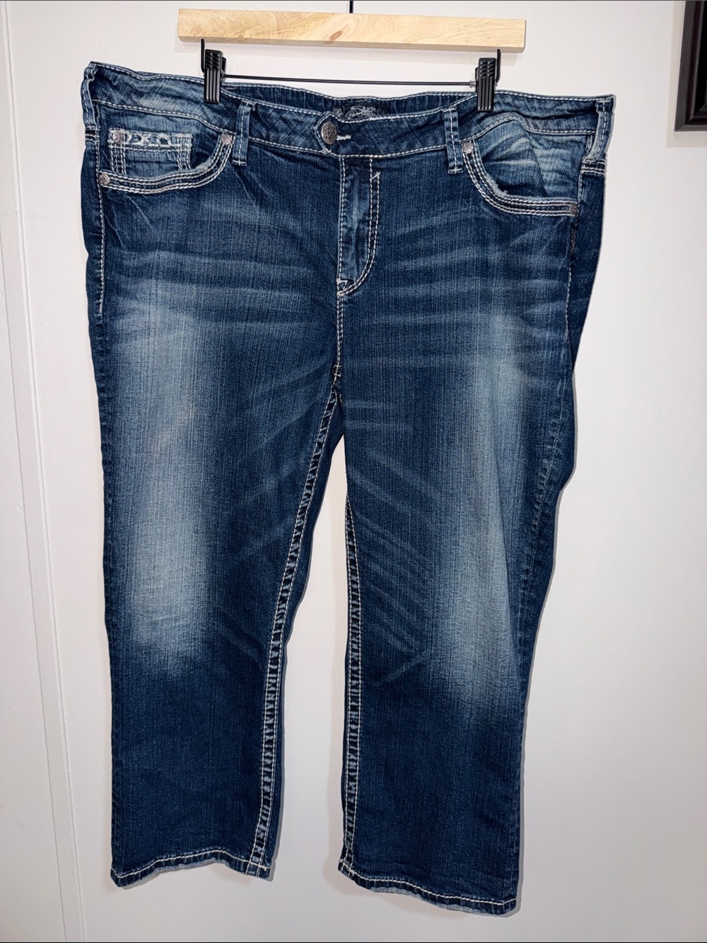 Silver Jeans Women's Dark Wash Cropped Bootcut Capris